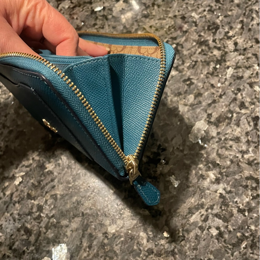 Coach Teal Blue Leather Long Wallet No callouts Like New - Picture 11 of 14
